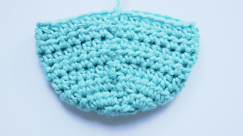 Half Double Crochet - turning work after connecting every round row