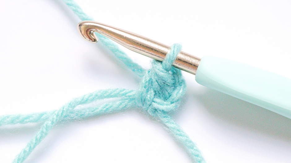 Half Double Crochet - making hdc stitches inside the ring