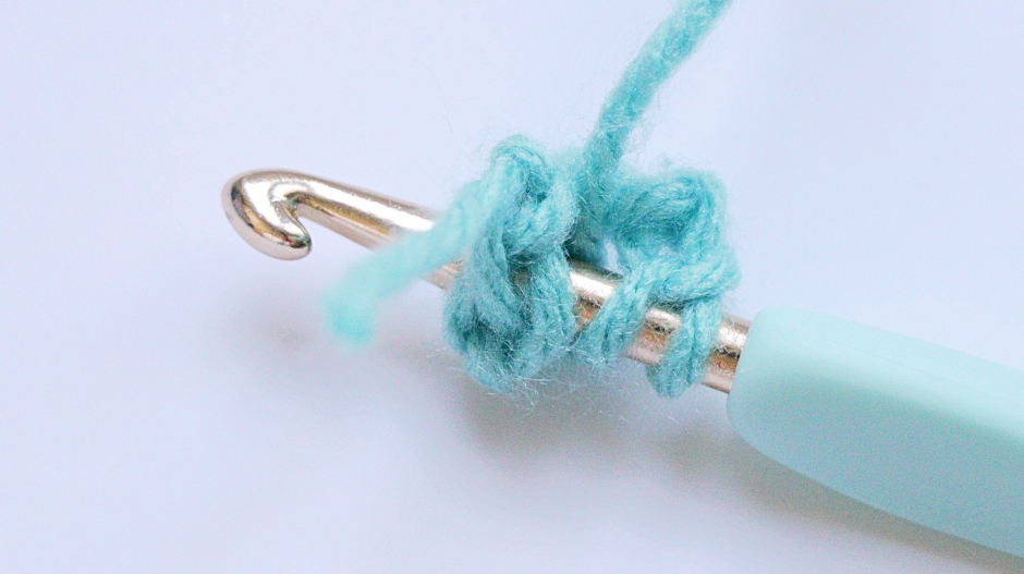 Half Double Crochet - inserting hook in the middle of the chain