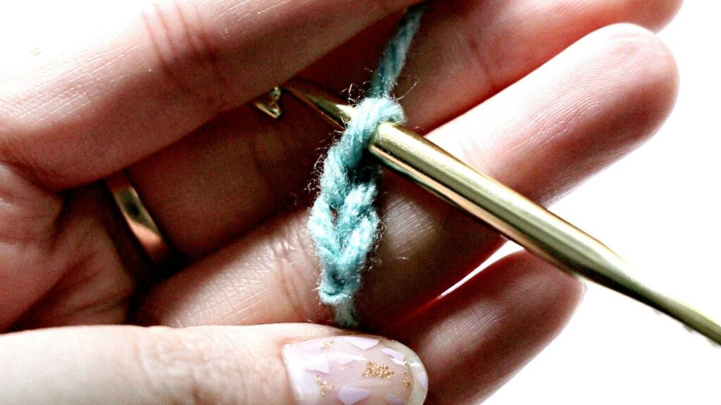 chain stitch - pull through the loop