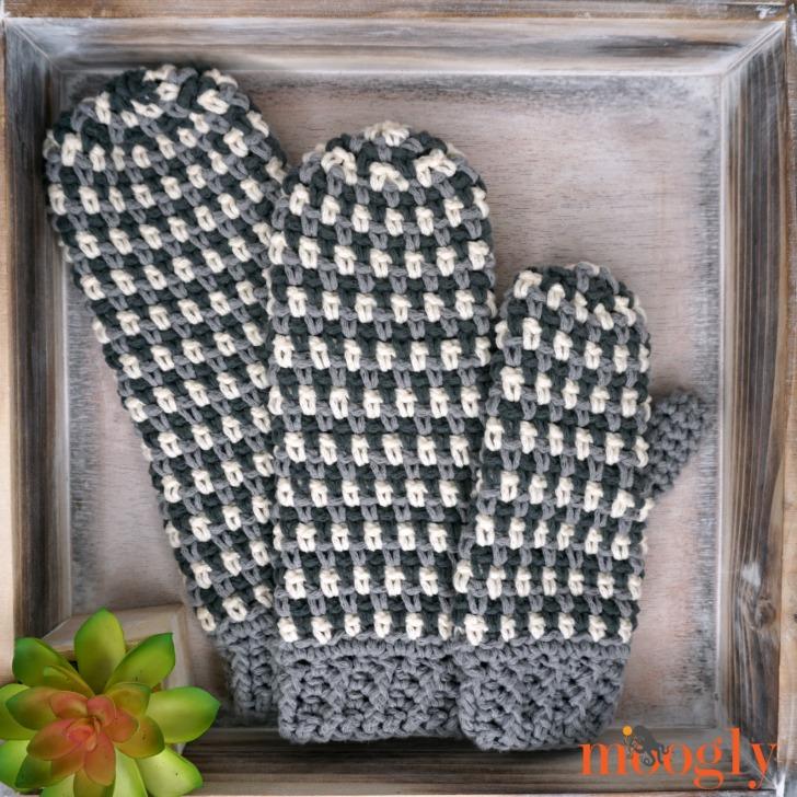 Autumn Amore Mittens Crochet Pattern