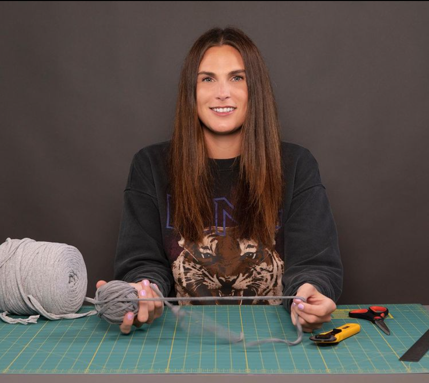 Brittany Lynch video tutorial making t-shirt yarn