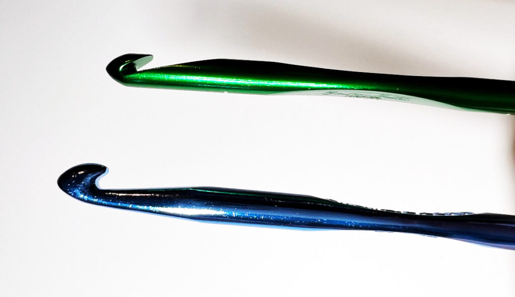 Inline Vs. Tapered Crochet Hooks 